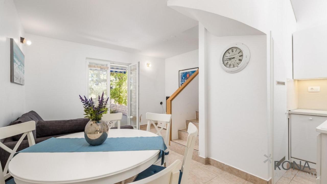 Rona Apartment Flower 1 And Flower 2 Novalja Exterior photo
